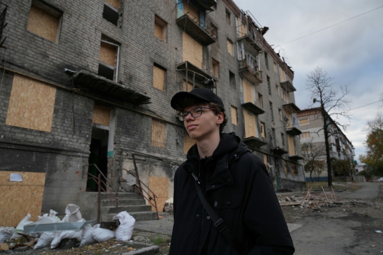 Ukraine's lost generation caught in 'eternal lockdown'