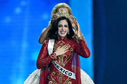 Miss Mexico was crowned Miss Universe on Friday, strutting to victory after the beauty pangeant's host had publicly chastised her - Lillian SUWANRUMPHA (AFP)