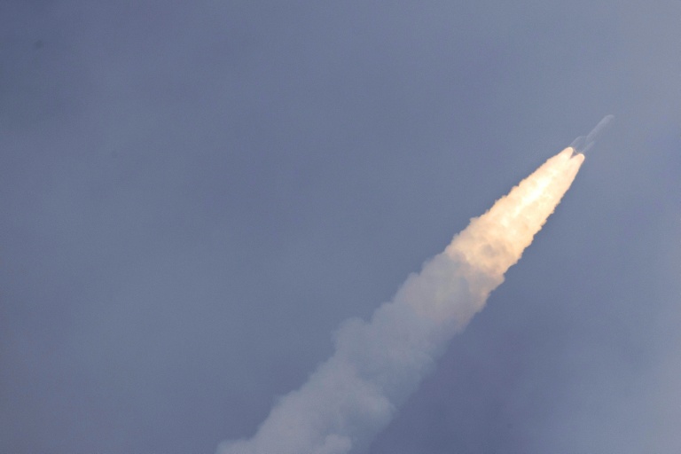 Europe's most powerful rocket carries 32 satellites for Amazon Leo network into space