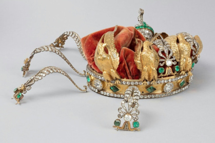 The crown of Empress Eugenie de Montijo was dropped during the heist at the Louvre - Thomas Clot (AFP)
