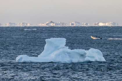 Scientists struggle to track icebergs once they break into thousands of smaller fragments. - Jonathan NACKSTRAND (AFP)