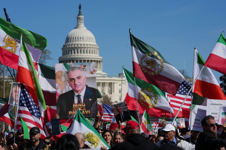 'Long live the shah': Iranian diaspora back war at Washington rally