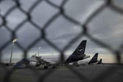Airlines may soon be forced to cancel flights due to a lack of jet fuel - Michaela STACHE (AFP)