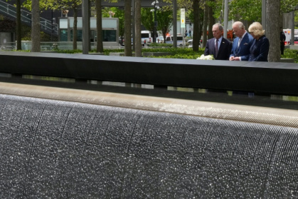 Britain's King Charles III and Queen Camilla placed flowers at the 9/11 memorial in New York - TIMOTHY A. CLARY (AFP)
