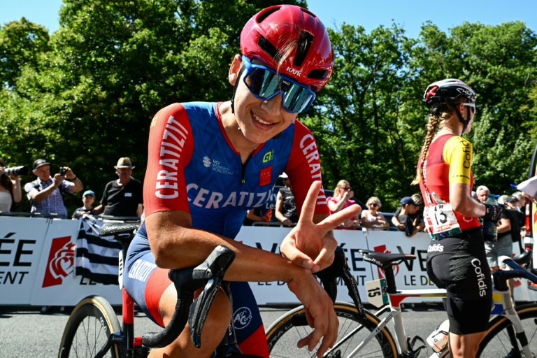 Afghan cyclist who disguised herself as man wins Asian Games silver
