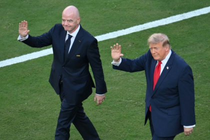 Gianni Infantino (L) with US President Donald Trump at the World Cup final - ANGELA WEISS (AFP)
