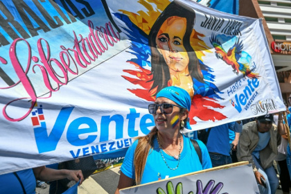 Venezuelans from different political camps have protested ahead of the start of the transition talks - Juan BARRETO (AFP)